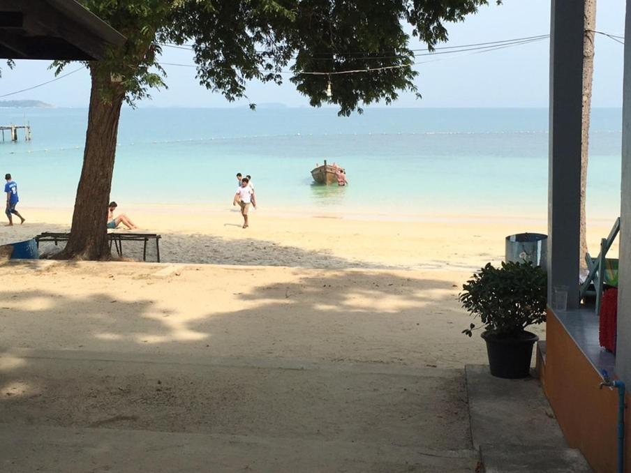 ลุงดำฮัทบีช Hotel Koh Samet Buitenkant foto
