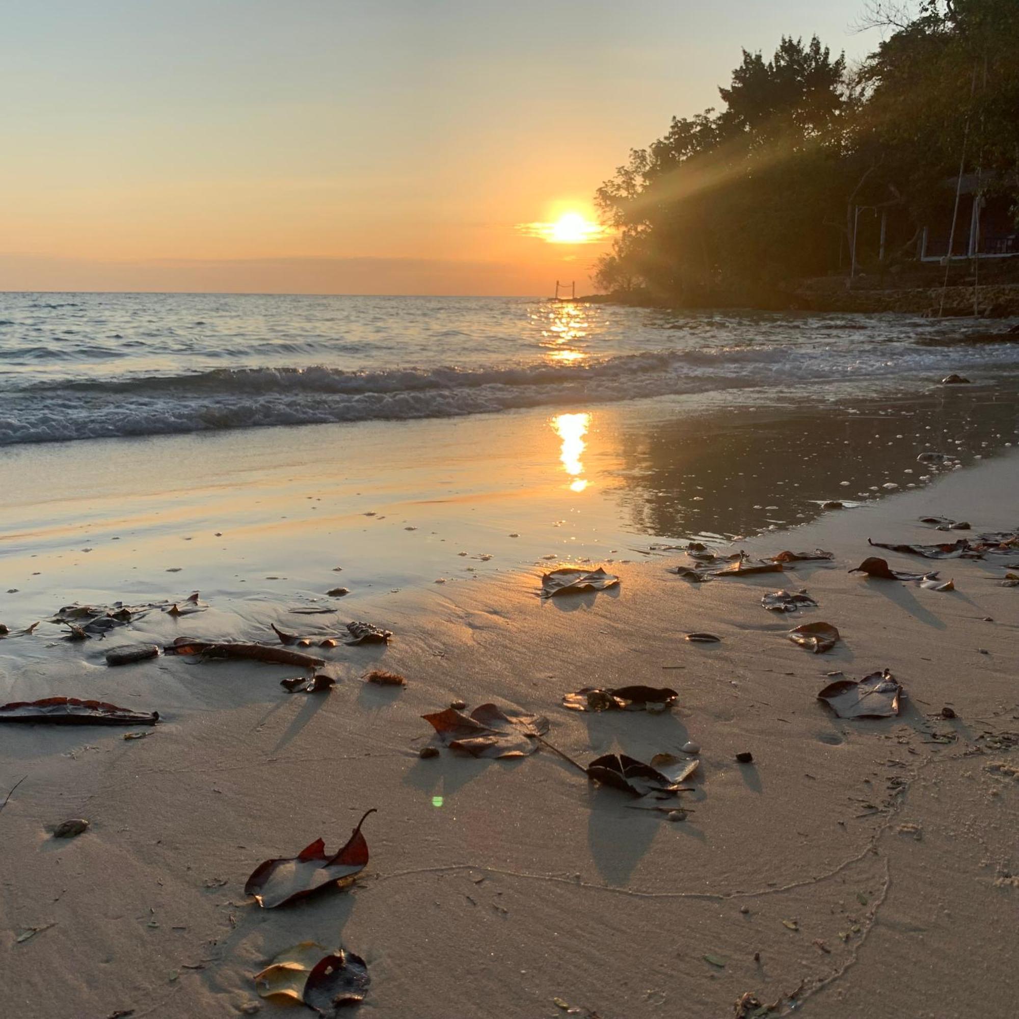 ลุงดำฮัทบีช Hotel Koh Samet Buitenkant foto