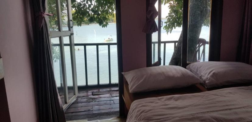 ลุงดำฮัทบีช Hotel Koh Samet Buitenkant foto