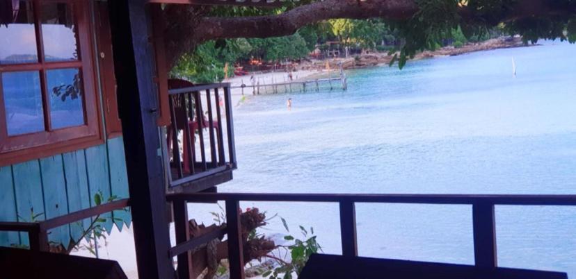 ลุงดำฮัทบีช Hotel Koh Samet Buitenkant foto