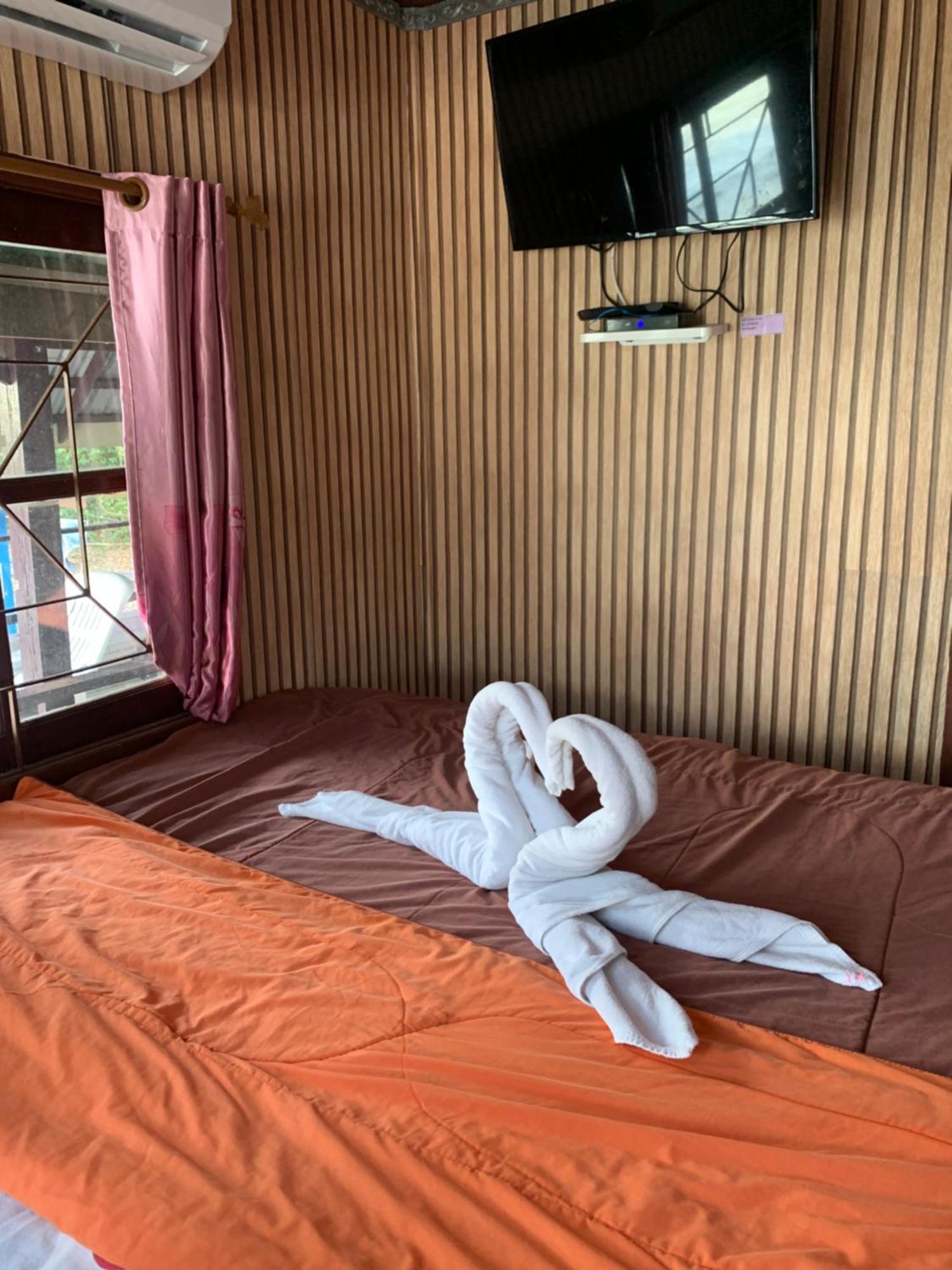 ลุงดำฮัทบีช Hotel Koh Samet Buitenkant foto